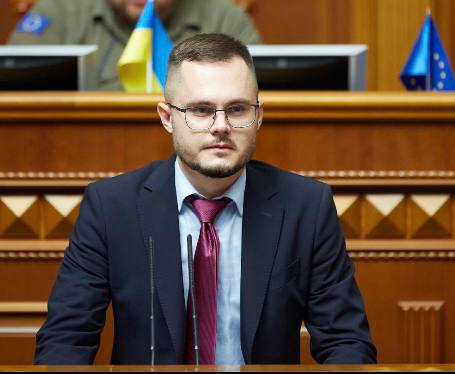 Oleksandr Vasiuk speaking in the Verkhovna Rada
